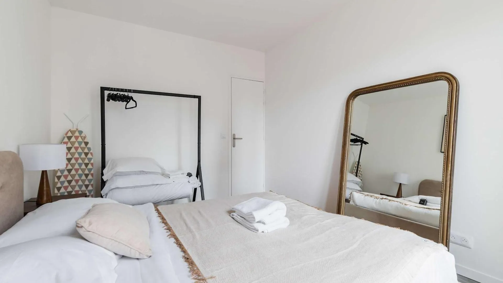 Cosy 2 Pieces Au Coeur Du 19E - 4P Apartman Párizs Franciaország